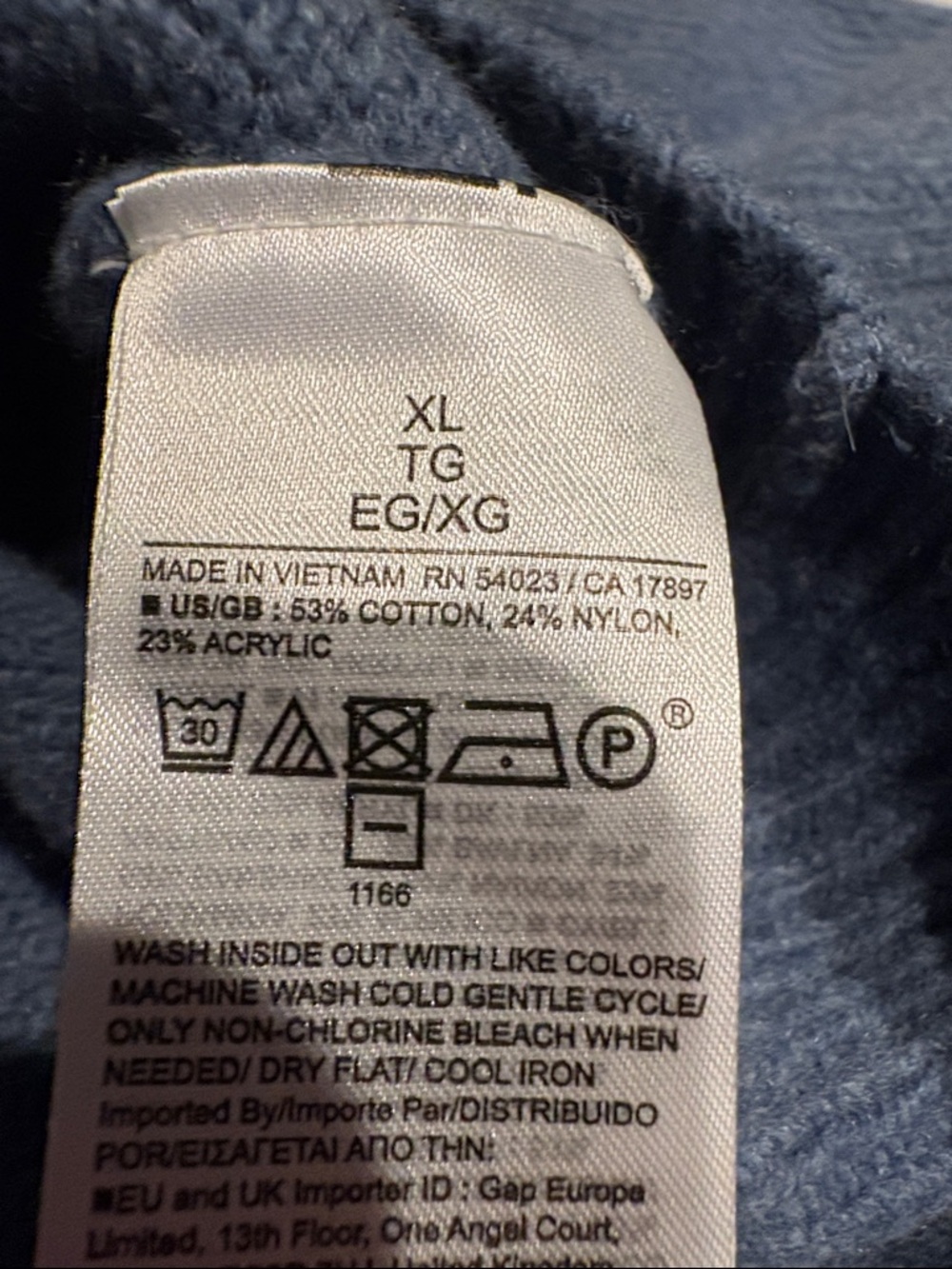 NWOT GAP crew neck sweater - Picture 4 of 5